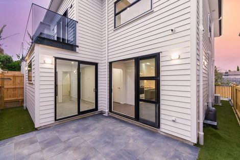 Photo of property in 44b Godley Road, Green Bay, Auckland, 0604