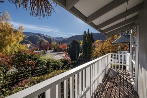 Photo of property in 2 Fox's Terrace, Arrowtown, 9302