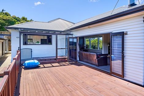 Photo of property in 16 Titiro Moana Road, Korokoro, Lower Hutt, 5012