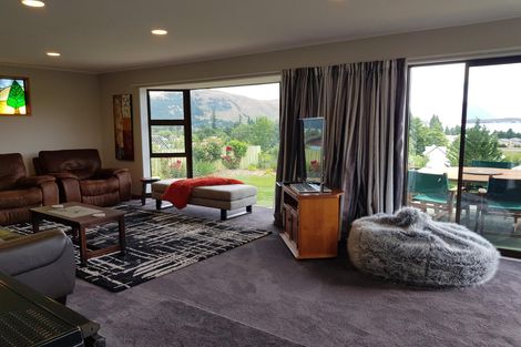 Photo of property in 3 Hamilton Drive, Lake Tekapo, 7999