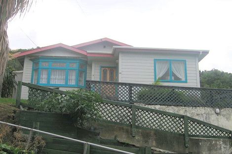 Photo of property in 16 Cave Road, Houghton Bay, Wellington, 6023