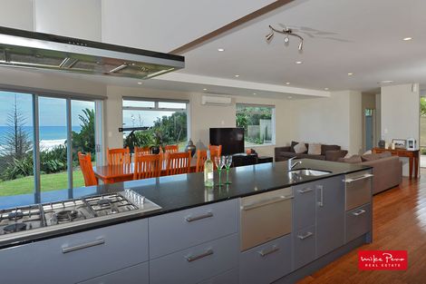 Photo of property in 20 Coates Avenue, Baylys Beach, Dargaville, 0377