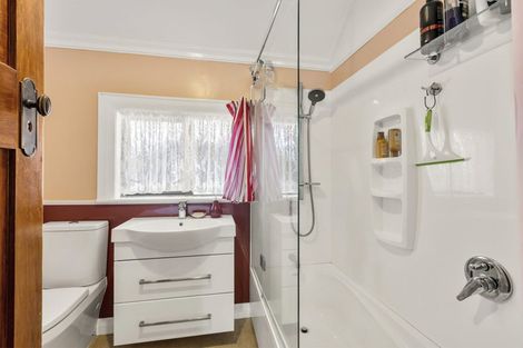 Photo of property in 31 Queens Drive, Kilbirnie, Wellington, 6022