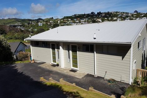 Photo of property in 5 Brydon Way, Paparangi, Wellington, 6037