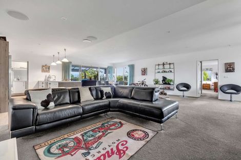 Photo of property in 20 Roseberry Place, Whitianga, 3510