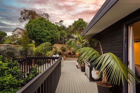 Photo of property in 2/28 Stephanie Close, Glenfield, Auckland, 0629