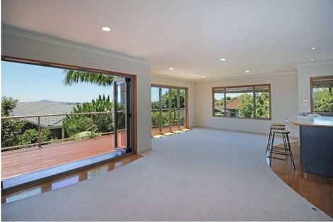Photo of property in 75a Bradbury Road, Botany Downs, Auckland, 2010
