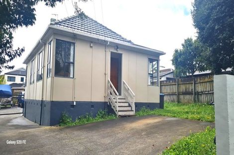 Photo of property in 100 Avenue Road, Otahuhu, Auckland, 1062