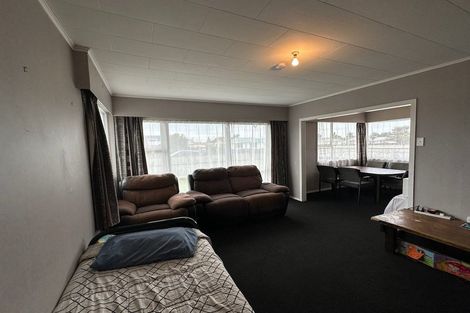 Photo of property in 107 Cracroft Street, Waitara, 4320