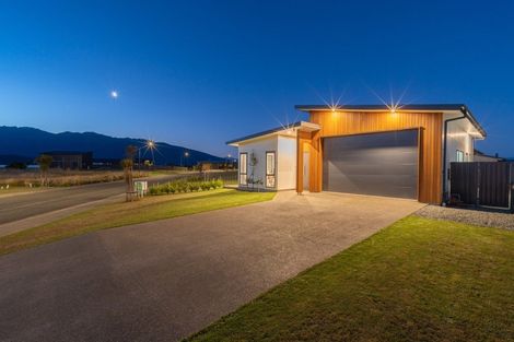 Photo of property in 10 Red Deer Place, Te Anau, 9600