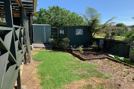 Photo of property in 2/121 Prince Regent Drive, Half Moon Bay, Auckland, 2012