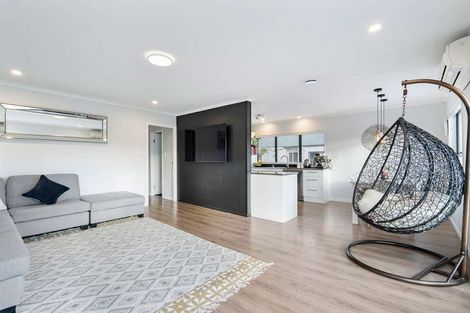 Photo of property in 239 Vipond Road, Stanmore Bay, Whangaparaoa, 0932