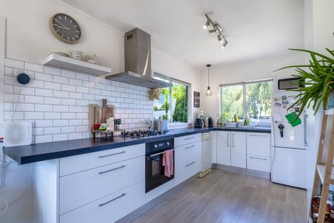 Photo of property in 2/24 Bedford Street, Te Atatu South, Auckland, 0610