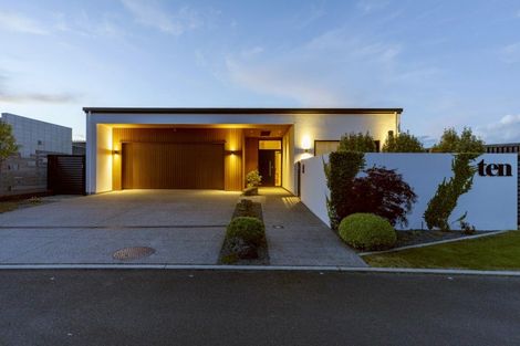 Photo of property in 10 Karapoto Lane, Rainbow Point, Taupo, 3330