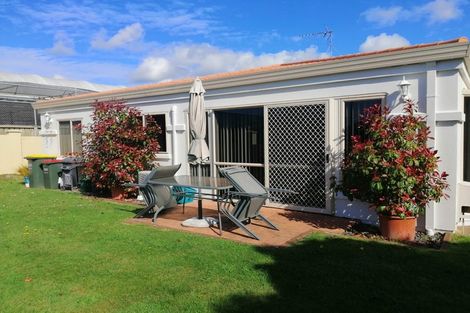 Photo of property in 2 Sudbury Court, Rototuna North, Hamilton, 3210