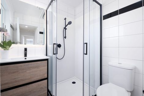 Photo of property in 8a Grande Vue Road, Papatoetoe, Auckland, 2025