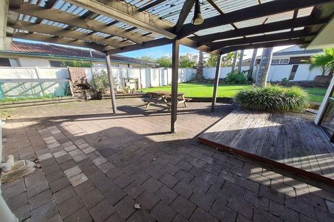 Photo of property in 60 Sunderlands Road, Half Moon Bay, Auckland, 2012