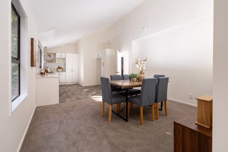 Photo of property in 16 Garden Road, Northland, Wellington, 6012