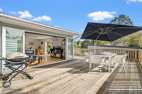 Photo of property in 48 Stottholm Road, Titirangi, Auckland, 0604
