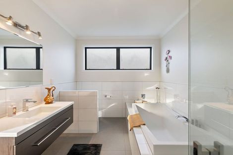 Photo of property in 58 Rodeo Drive, Kelvin Grove, Palmerston North, 4414