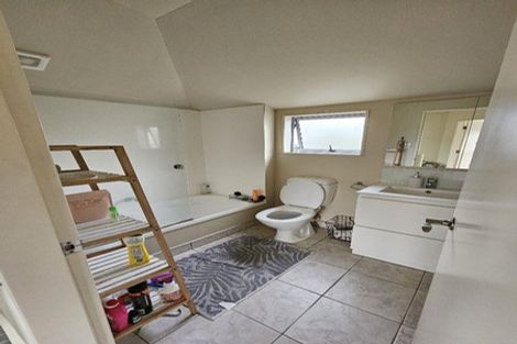 Photo of property in 182a Rongotai Road, Kilbirnie, Wellington, 6022