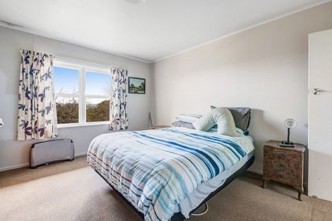 Photo of property in 2 Kaipara Crescent, Helensville, 0800