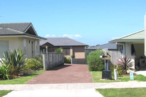 Photo of property in 15 Coventry Way, Long Bay, Auckland, 0630