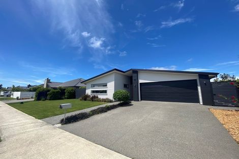 Photo of property in 22 Huntingdon Drive, Rangiora, 7400