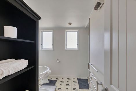 Photo of property in 9 Sackville Street, Fitzroy, New Plymouth, 4312