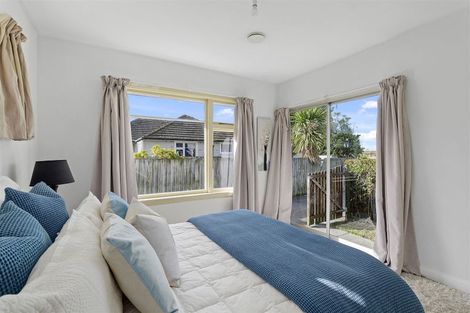 Photo of property in 17 Grimseys Road, Redwood, Christchurch, 8051