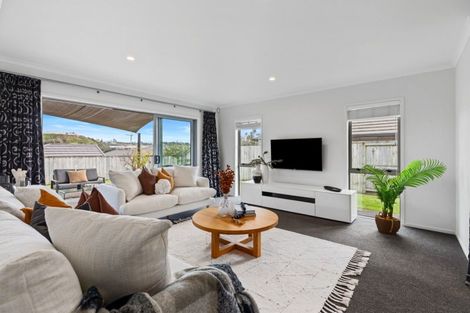 Photo of property in 10 Rochfort Crescent, Pyes Pa, Tauranga, 3112