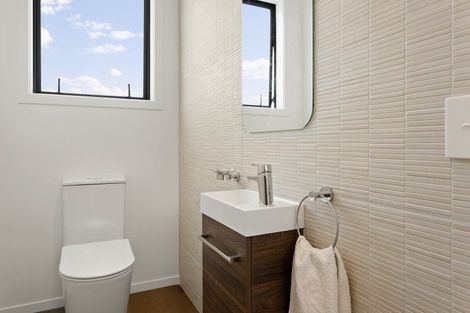 Photo of property in 29 Kahu Crescent, Whitianga, 3510