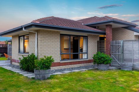 Photo of property in 35 Eastwood Rise, Waimairi Beach, Christchurch, 8083