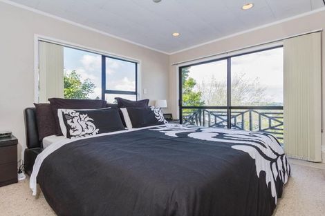 Photo of property in 27 Hobsonville Road, West Harbour, Auckland, 0618