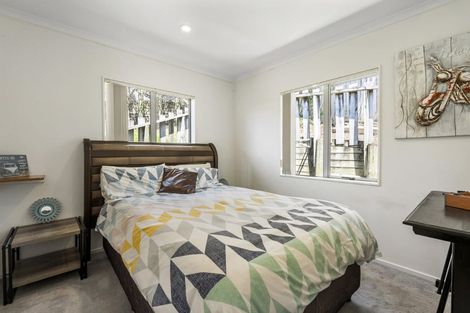 Photo of property in 60a Topliss Drive, Northcross, Auckland, 0632