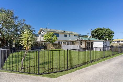 Photo of property in 211a The Square, Whangamata, 3620