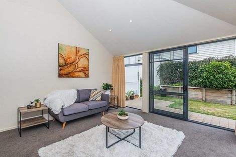 Photo of property in 2 Samuel Parnell Road, Karori, Wellington, 6012