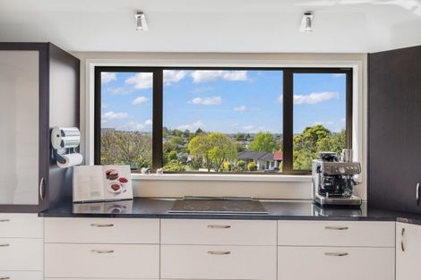 Photo of property in 21 Olena Avenue, Sunnyhills, Auckland, 2010