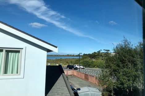 Photo of property in 11m Clearwater Cove, West Harbour, Auckland, 0618