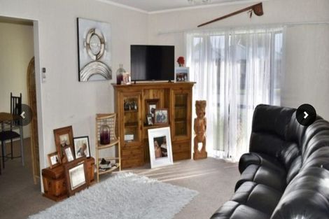 Photo of property in 12 Renata Road, Otaki, 5512