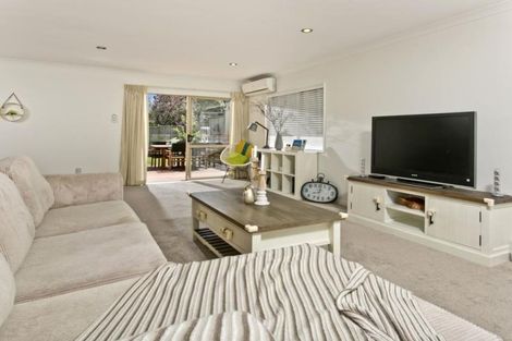 Photo of property in 55 Helleur Road, Massey, Auckland, 0614