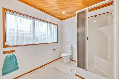 Photo of property in 22 Glucina Avenue, West Harbour, Auckland, 0618