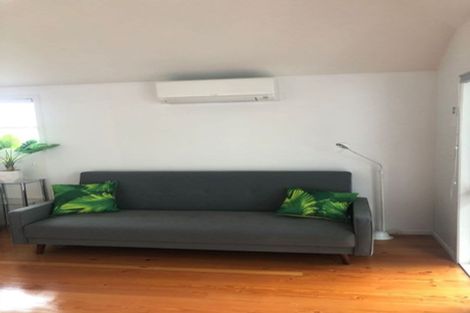 Photo of property in 29 Paragon Avenue, Beach Haven, Auckland, 0626