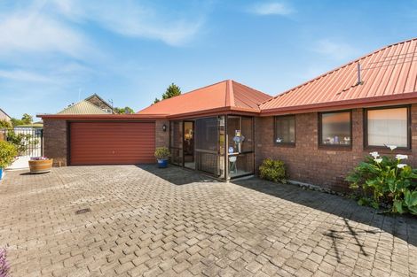 Photo of property in 3/49 Division Street, Riccarton, Christchurch, 8041