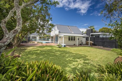 Photo of property in 21 Cheltenham Road, Devonport, Auckland, 0624