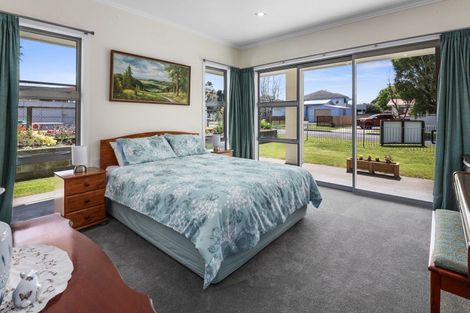 Photo of property in 2 Graham Street, One Tree Point, 0118