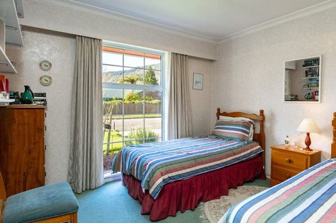 Photo of property in 16 Huia Street, Waikawa, Picton, 7220