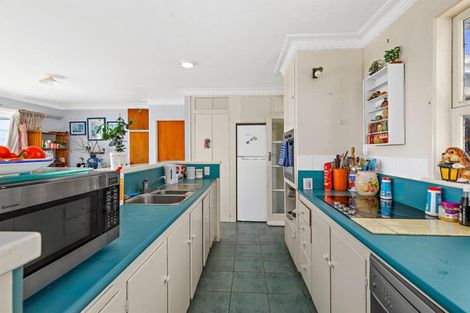 Photo of property in 2850 South Head Road, South Head, Helensville, 0874
