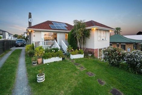 Photo of property in 28 Wayne Drive, Mangere, Auckland, 2022