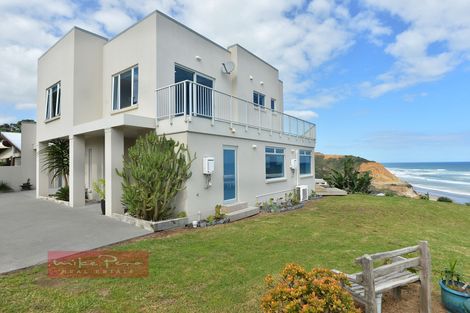 Photo of property in 20 Coates Avenue, Baylys Beach, Dargaville, 0377